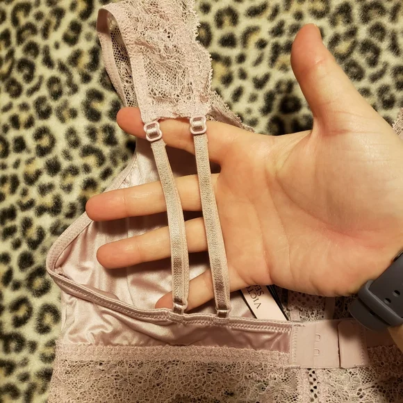 2017 Victoria's Secret Very Sexy Chantilly Lace Plunge Bralette, Size M NWT Pink - Picture 8 of 11